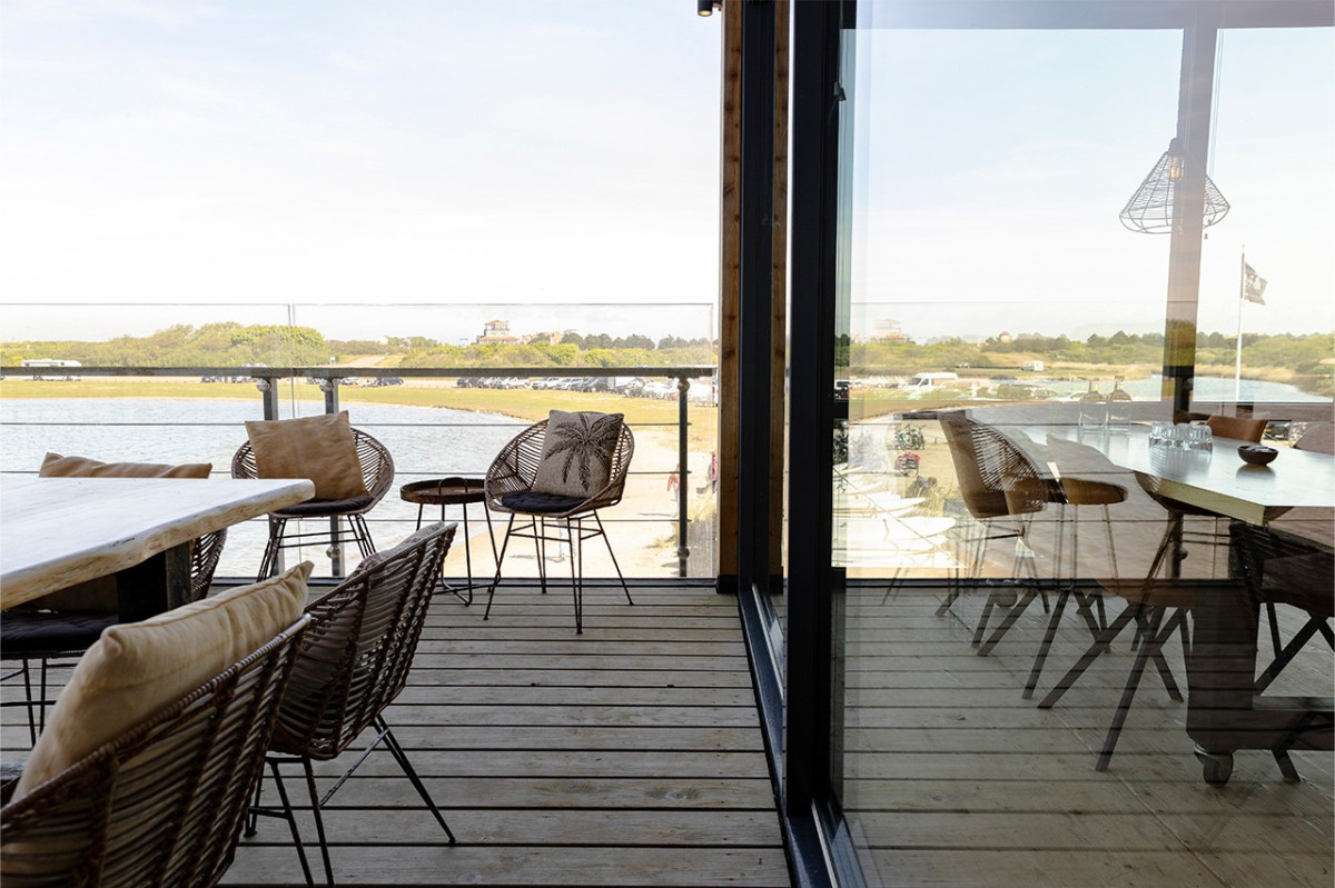 afb_waterfrontroom_09